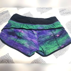 Lululemon shorts black green purple Activewear size 6 pocket